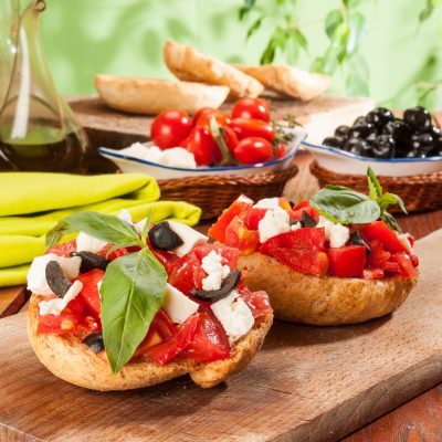 Frisella,Tomato,And,Cheese,Feta